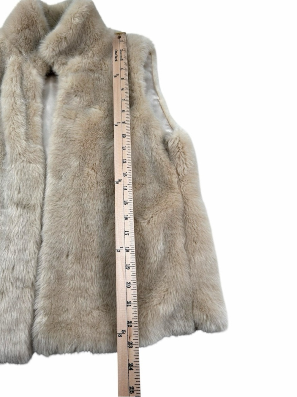 Dynamite Faux Fur Vest Women Size L Beige Neutral Sleeveless Plush Winter Coat - Picture 4 of 7